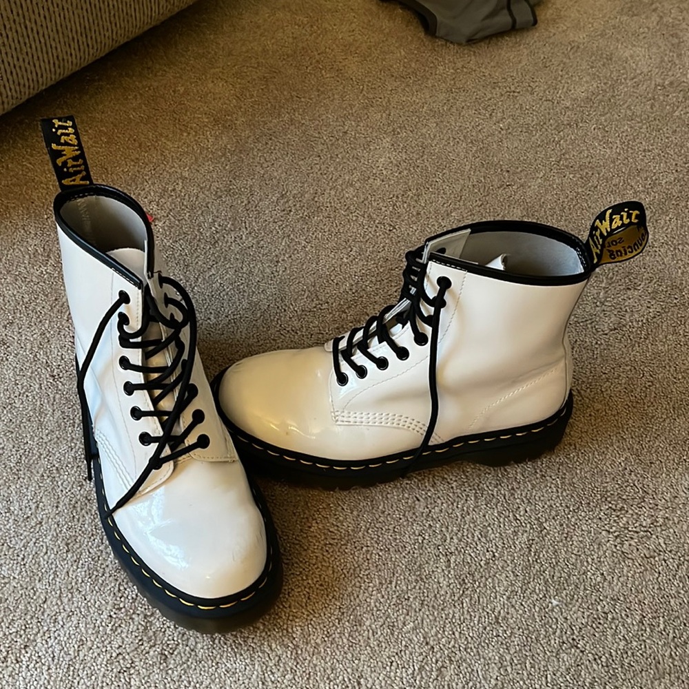 Doc martins white size 9 women’s
